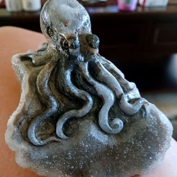 Druzy Quartz - Picture 1 of 3